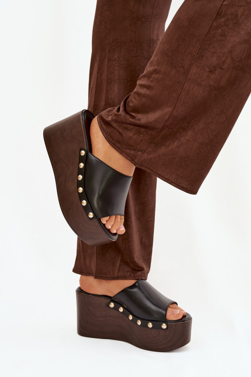 Naistelised sussid platvormiga nukkidega mustas Taireline