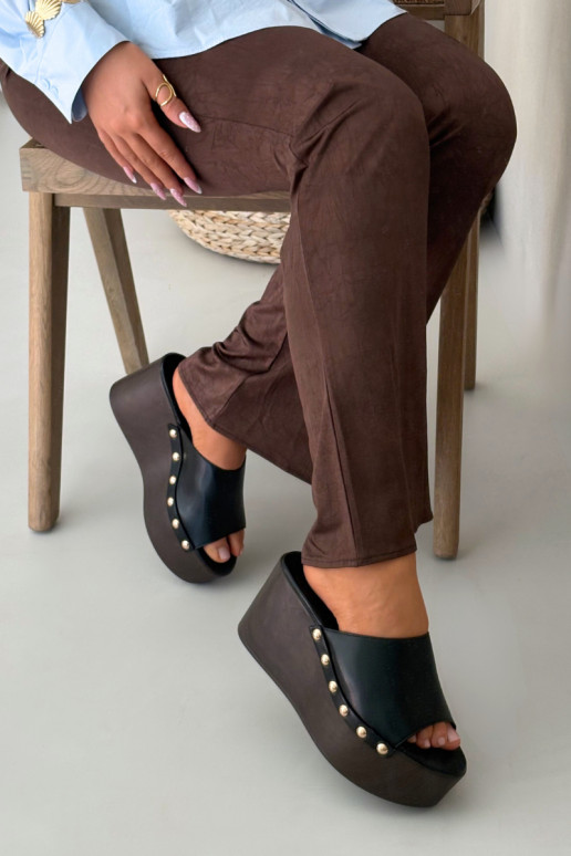 Naistelised sussid platvormiga nukkidega mustas Taireline