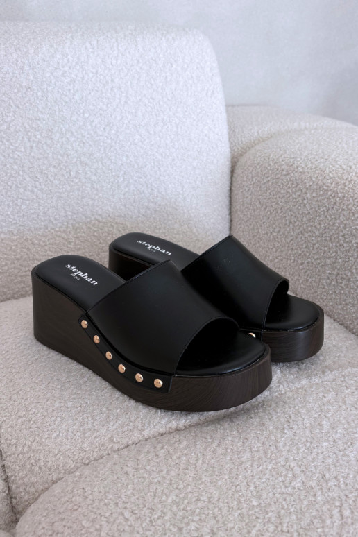 Naistelised sussid platvormiga kuldsete nupukestega mustas Arionne