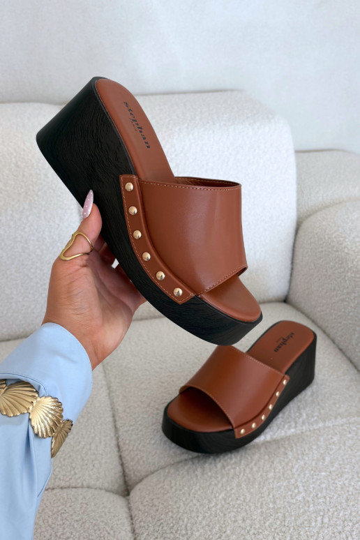 Naistel kuldse värvi platvormsussid Arionne, pruun