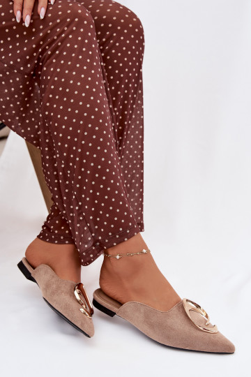 Naistel liivakarva „Mule" sussid kaunistatud kuldsete detailidega Galvella