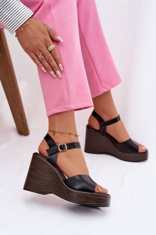 Pealistesandaalid Kiilu peal Eko Pealhk msuud Parilisse