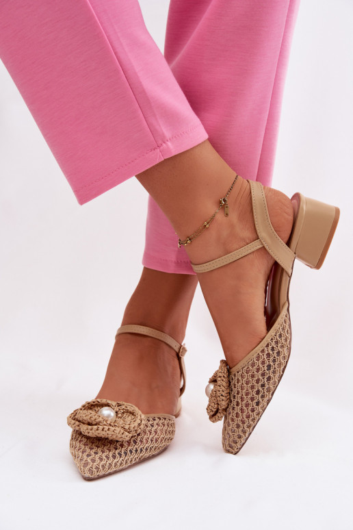 Pealistesandaalid Klockis Koos Ornate Detalem beeži värvi Vionessa