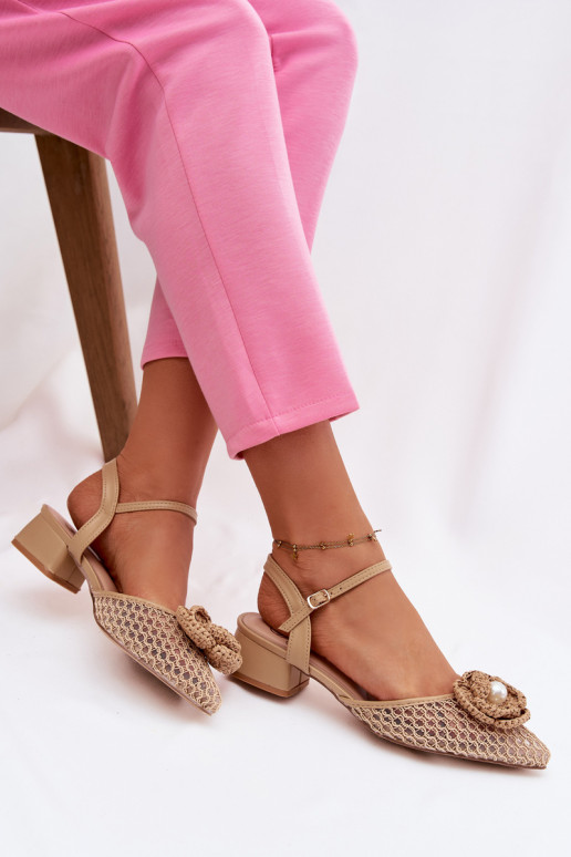 Pealistesandaalid Klockis Koos Ornate Detalem beeži värvi Vionessa