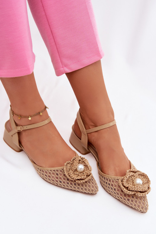 Pealistesandaalid Klockis Koos Ornate Detalem beeži värvi Vionessa