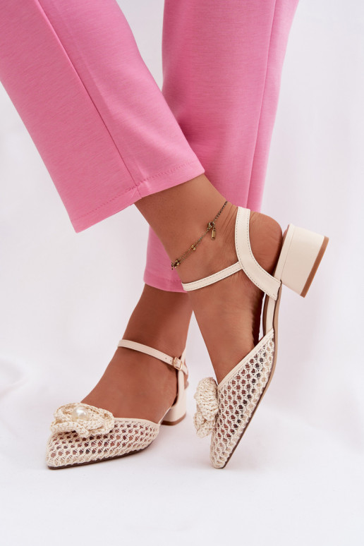 Pealistesandaalid Klockis Koos Ornate Detalem Elevandiluu värvi Vionessa