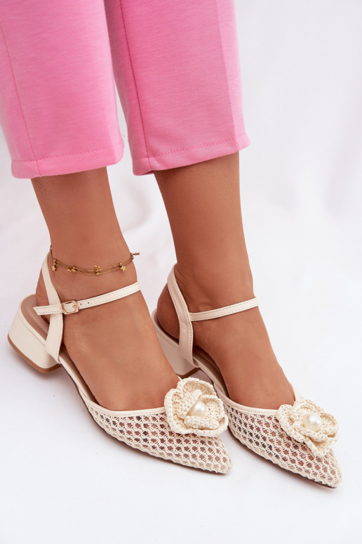 Pealistesandaalid Klockis Koos Ornate Detalem Elevandiluu värvi Vionessa