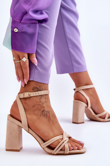 Klassikalise mudeli Seemisnahast kingad kõrge jämeda kontsaga beeži värvi Bernett 2