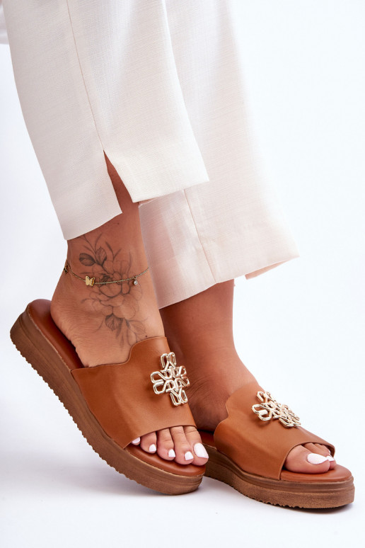 Pealhk Pealiste omad Sussid platvormiga dekoratsiooniga pruunid värvi Azera