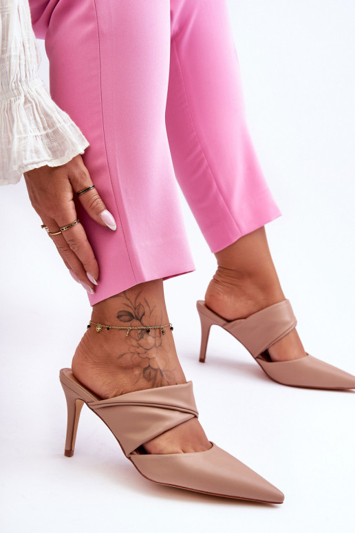 Plätud naturaalsest nahast kõrge jämeda kontsaga beeži värvi Aveline