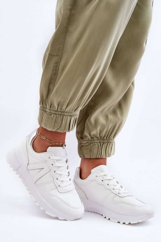 Pealhk Pealiste omad spordijalatsid valget värvi Kabama