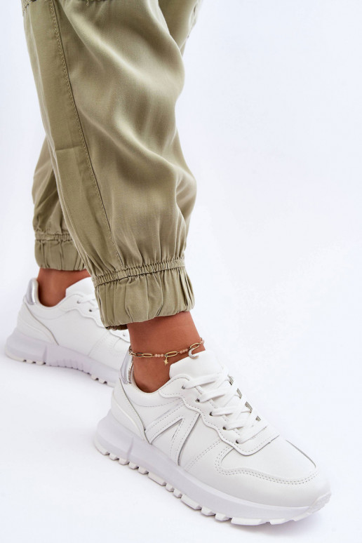 Pealhk Pealiste omad spordijalatsid valget värvi Kabama