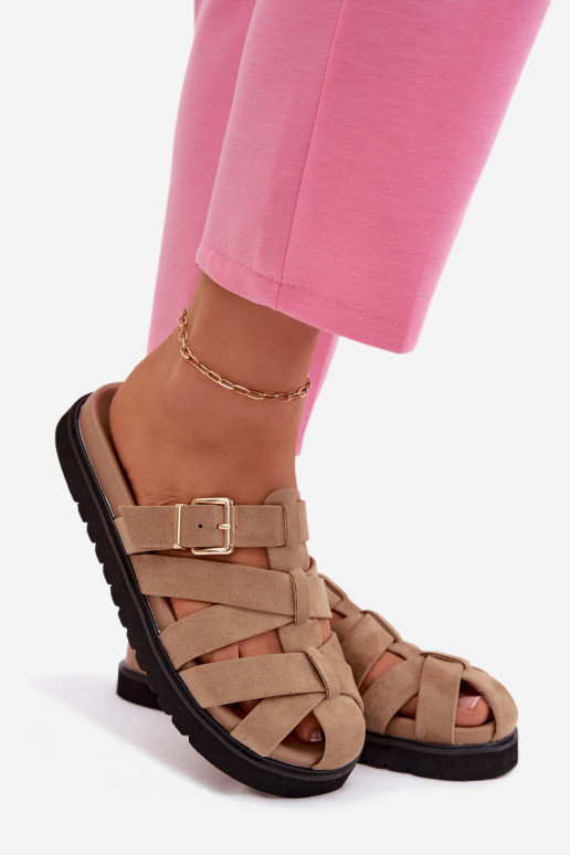 Naistelikkud sussid rihmade ja kuldsete kinnitustega liivavärv Roselisse