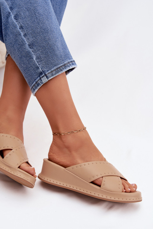 Kaunistustega naiste plätud Kiilu peal eko-nahast beeži värvi Calorissa