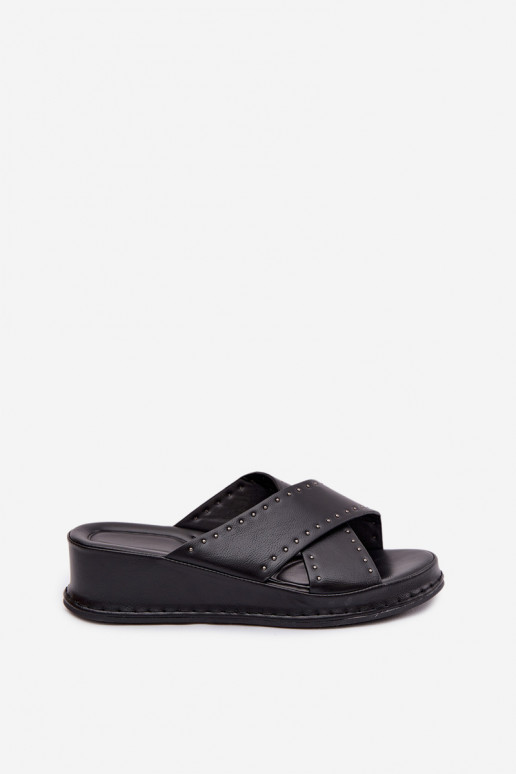 Kaunistustega naiste plätud Kiilu peal eko-nahast msuud Calorissa