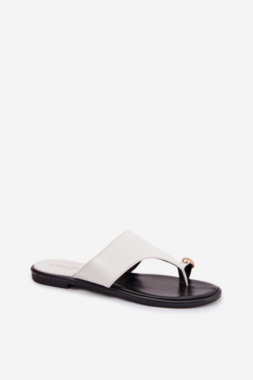 Sussid Pealiste korter Eko Pealhk Ze Kuldset värvim Detalem valget värvi Lavessa