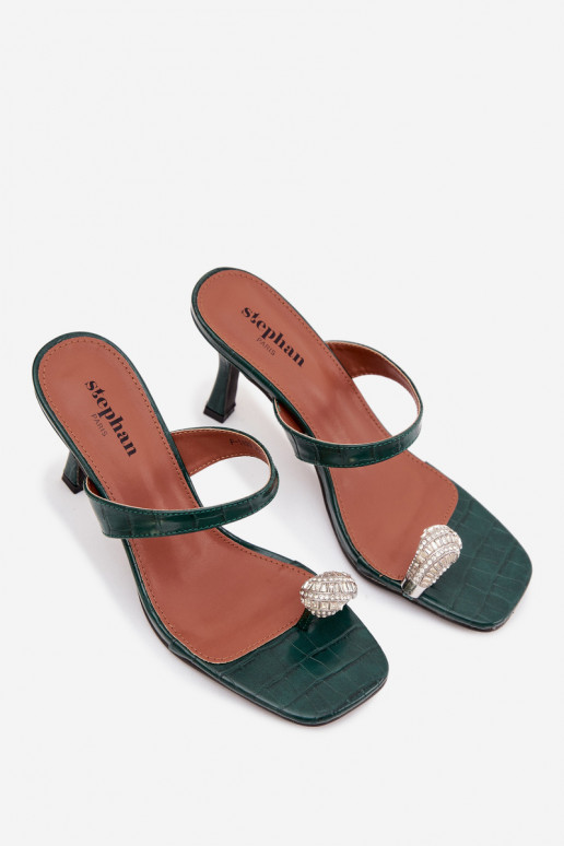 Naistel pudeliroheline sussid õhukeste kontsade ja kaunistustega Lorissa