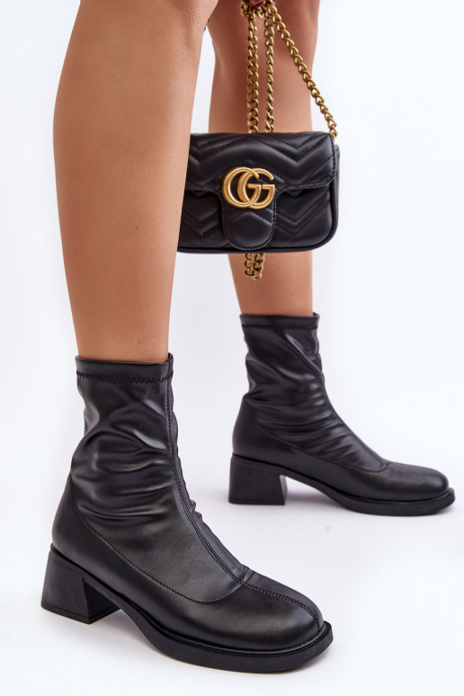 Pealiste poolsaapad Sellel ondala kontsaga msuud Aphroteia