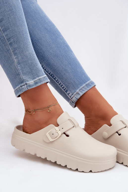 Kerged rannaplätud naiste plätud rihmadega I neetide ja pandlaga beeži värvi Larinie