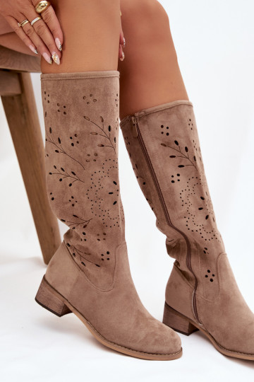 Liivavärvi naiste üle põlve saapad aukude elementidega Helinna 2