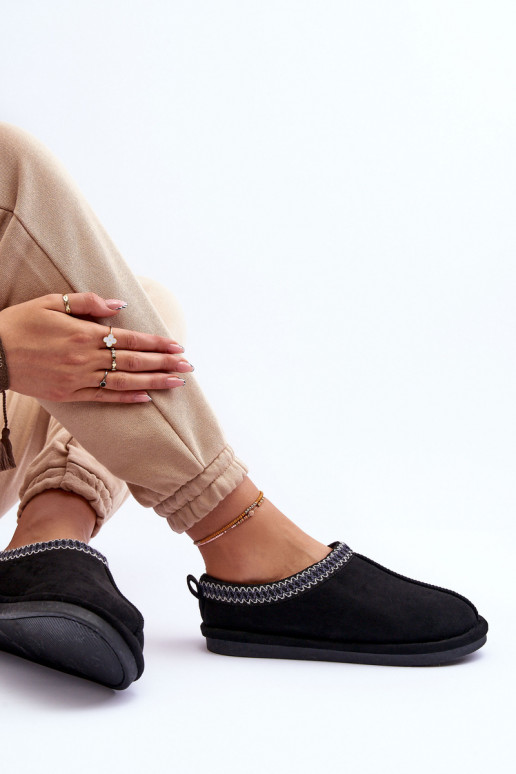 Pealiste omad seemisnakhsed sussid karusnahaga msuud Polinna