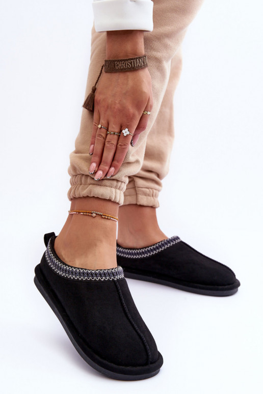 Pealiste omad seemisnakhsed sussid karusnahaga msuud Polinna