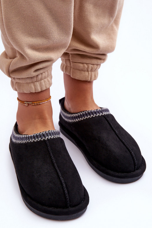 Pealiste omad seemisnakhsed sussid karusnahaga msuud Polinna