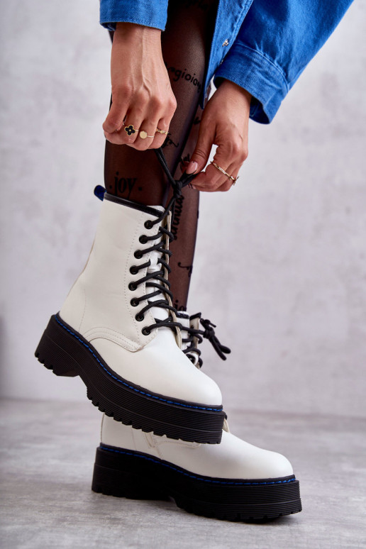 Pealiste omad nööritavad Pealiste nöörsaapad valget värvi Callie