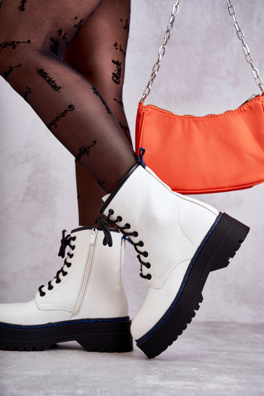 Pealiste omad nööritavad Pealiste nöörsaapad valget värvi Callie