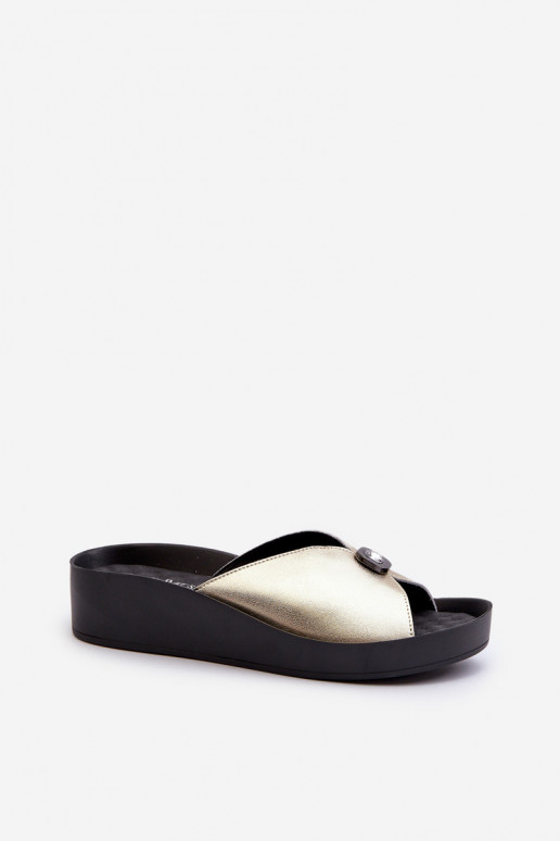 Plätud naturaalsest nahast Pealiste omad kaunistustega Kuldset värvi S.Barski KV27-027