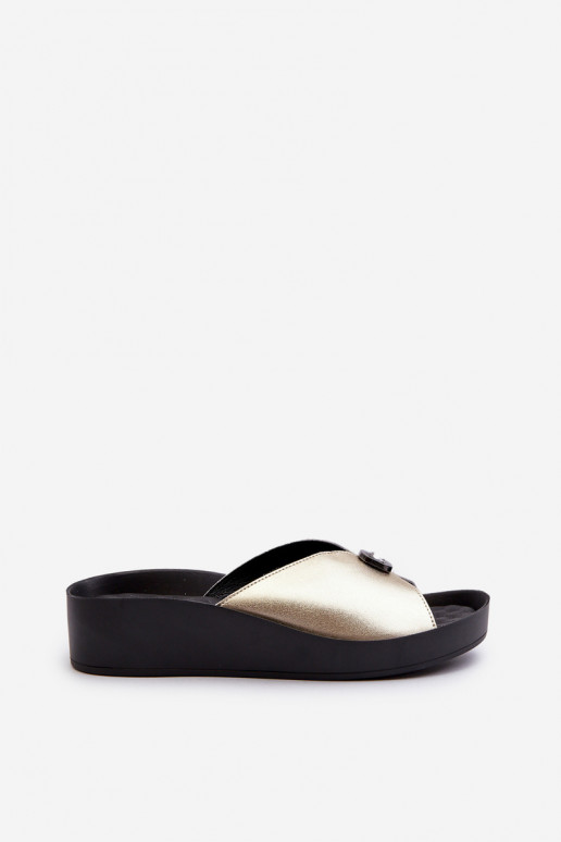 Plätud naturaalsest nahast Pealiste omad kaunistustega Kuldset värvi S.Barski KV27-027