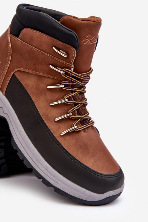 meestele matkasaapad jalanõud pruunid värvi Sellel onraena