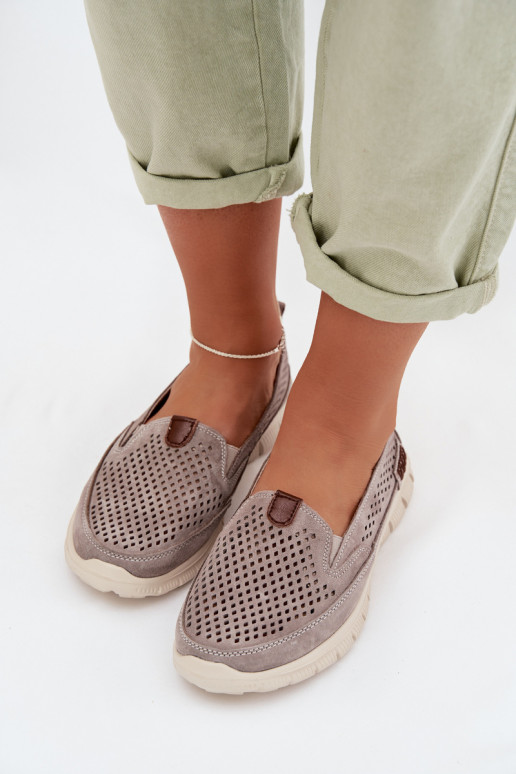 Ažuurne jalatsidPealturalnego seemisnakhsedu Halli värvi Ravinette