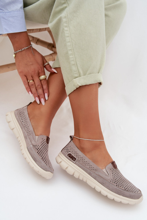 Ažuurne jalatsidPealturalnego seemisnakhsedu Halli värvi Ravinette