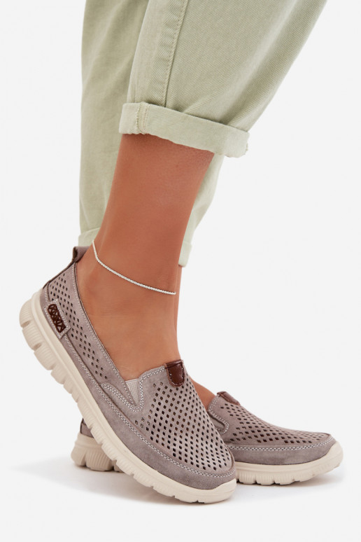 Ažuurne jalatsidPealturalnego seemisnakhsedu Halli värvi Ravinette