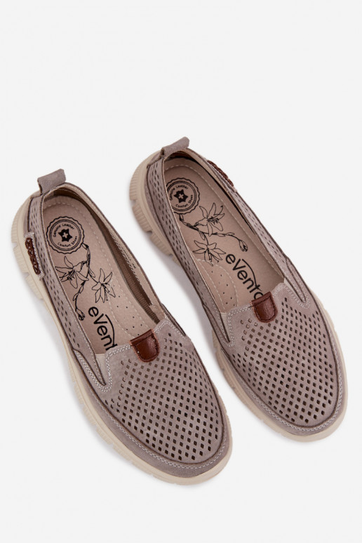 Ažuurne jalatsidPealturalnego seemisnakhsedu Halli värvi Ravinette