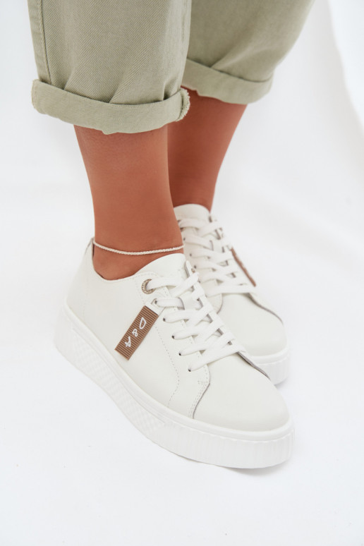 Sneakers tüüpi jalanõud Pealiste omadPealturalnej Skóry D&A GR61-5591 valget värvi