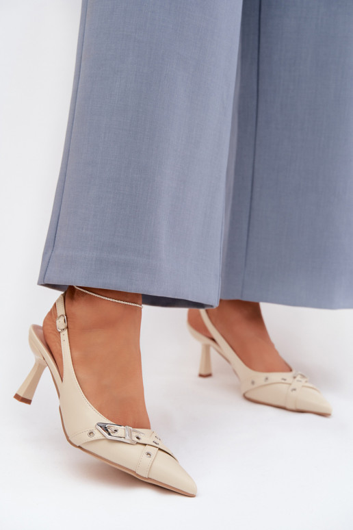 Pealistesandaalid kõrge jämeda kontsaga Triipudega I neetide ja pandlaga beeži värvi Parina