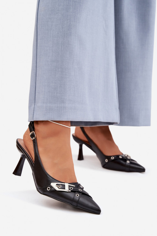 Pealistesandaalid kõrge jämeda kontsaga Triipudega I neetide ja pandlaga msuud Parina