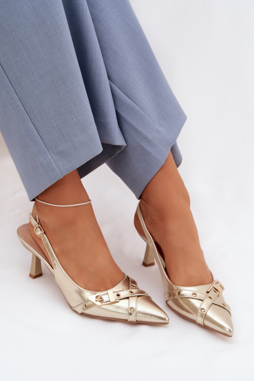 Pealistesandaalid kõrge jämeda kontsaga Triipudega I neetide ja pandlaga Kuldset värvi Parina