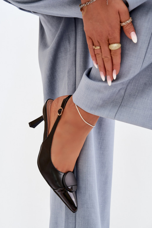 Pealistesandaalid kõrge jämeda kontsaga Koos Ornate Detalem msuud Sellel onriae