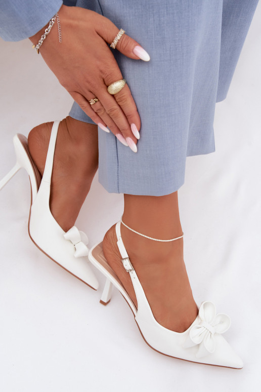 Pealistesandaalid kõrge jämeda kontsaga lipsukesega valget värvi Jonera