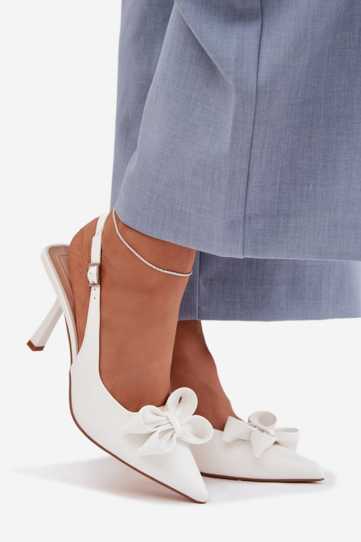 Pealistesandaalid kõrge jämeda kontsaga lipsukesega valget värvi Jonera