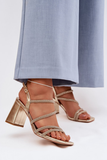 Pealistesandaalid Triipudega Ja tsirkoonid Kuldset värvi Brelia 2