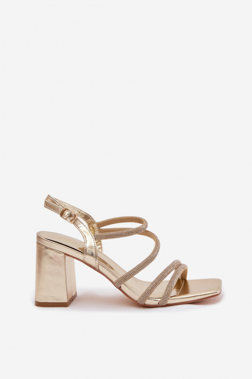 Pealistesandaalid Triipudega Ja tsirkoonid Kuldset värvi Brelia