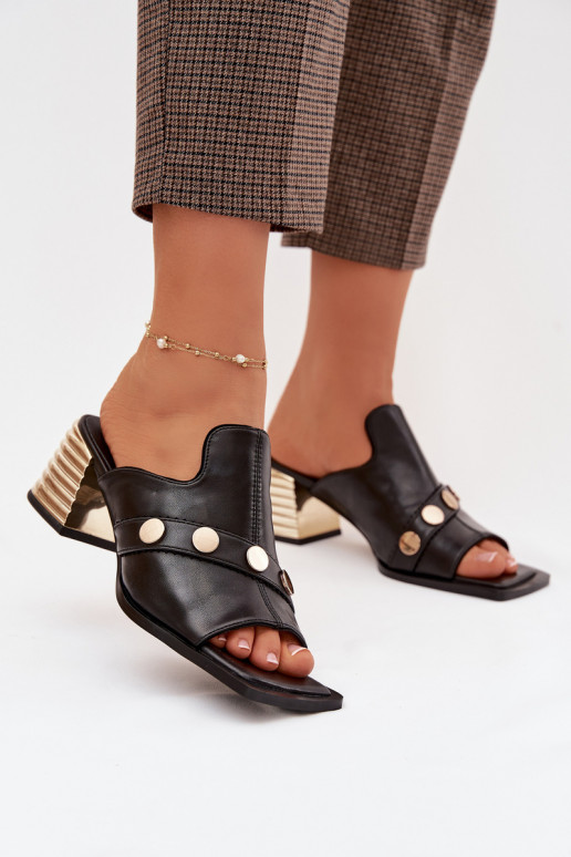 Plätud naturaalsest nahast kõrge jämeda kontsaga dekoreeritud kontsaga D&A CR61-3063 msuud