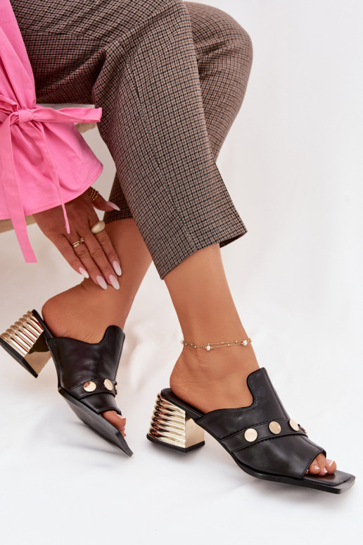 Plätud naturaalsest nahast kõrge jämeda kontsaga dekoreeritud kontsaga D&A CR61-3063 msuud