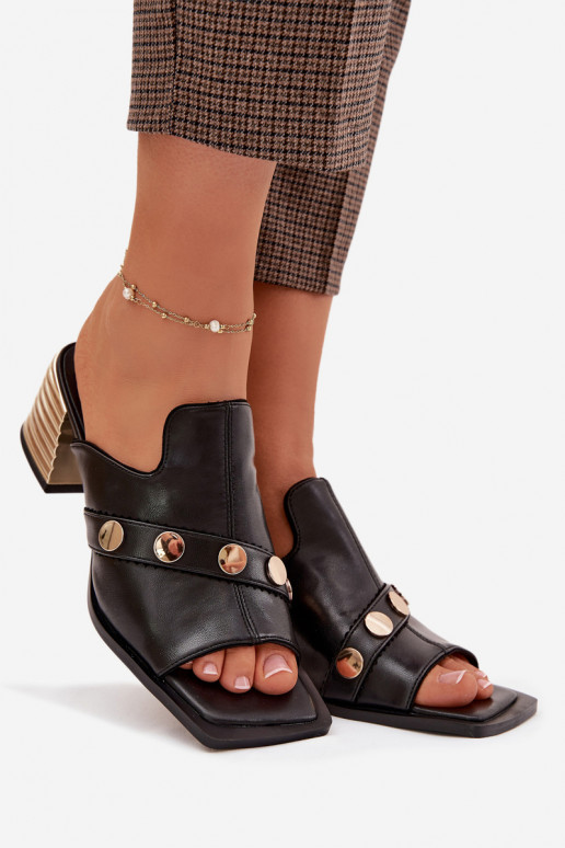 Plätud naturaalsest nahast kõrge jämeda kontsaga dekoreeritud kontsaga D&A CR61-3063 msuud