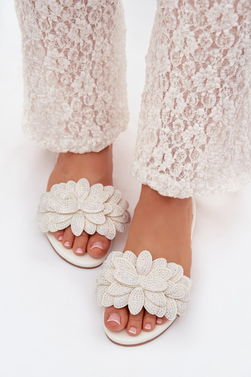 Plätud Pealiste korter Kaunistusega valget värvi Grelora