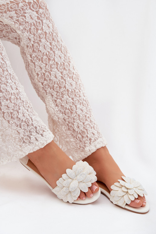 Plätud Pealiste korter Kaunistusega valget värvi Grelora